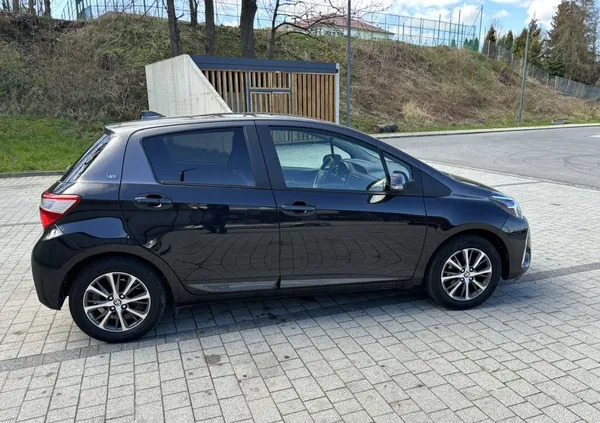 toyota Toyota Yaris cena 49900 przebieg: 44000, rok produkcji 2019 z Brzeg